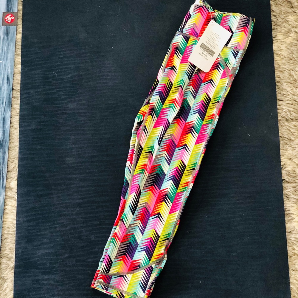 NWT Fabletics Multi-colored capris. Size XS. ☀️